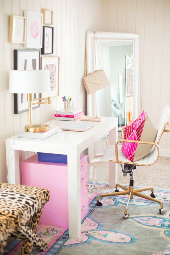 Study In Style with a Gorgeous and Organized Desktop