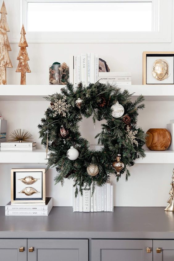 neutral Christmas decor